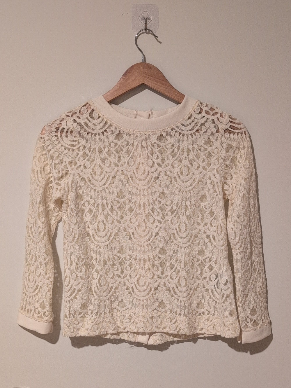 Banana Republic Cream Lace 3/4 Sleeve Top